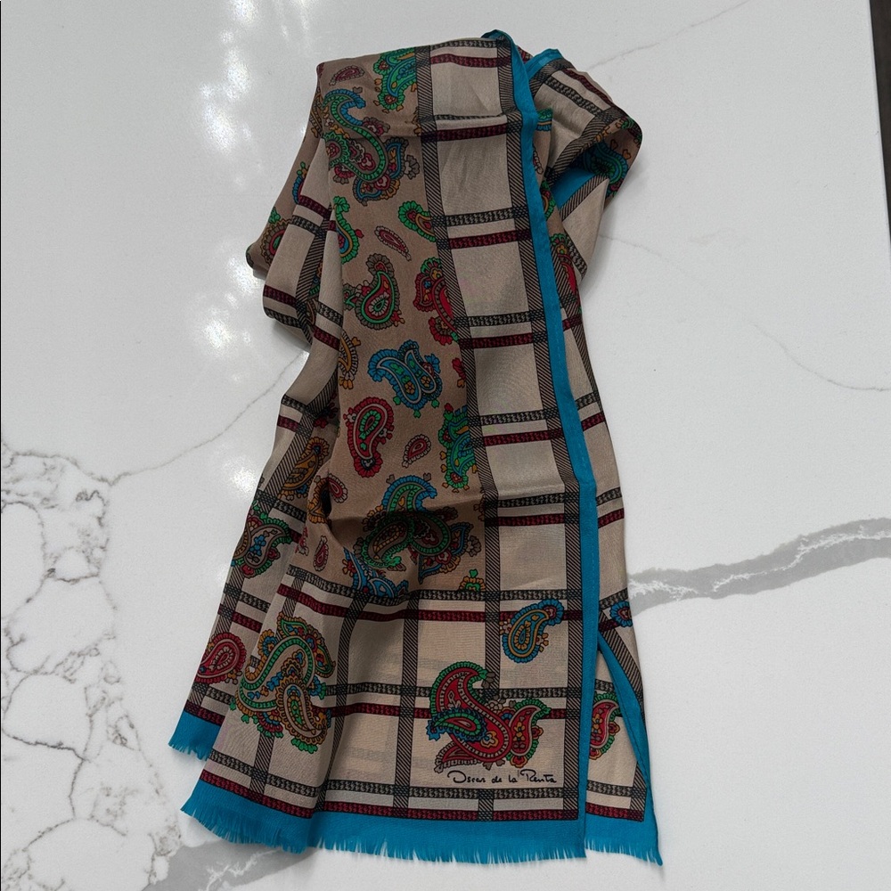 Oscar de la renta silk scarf with Blue Trim